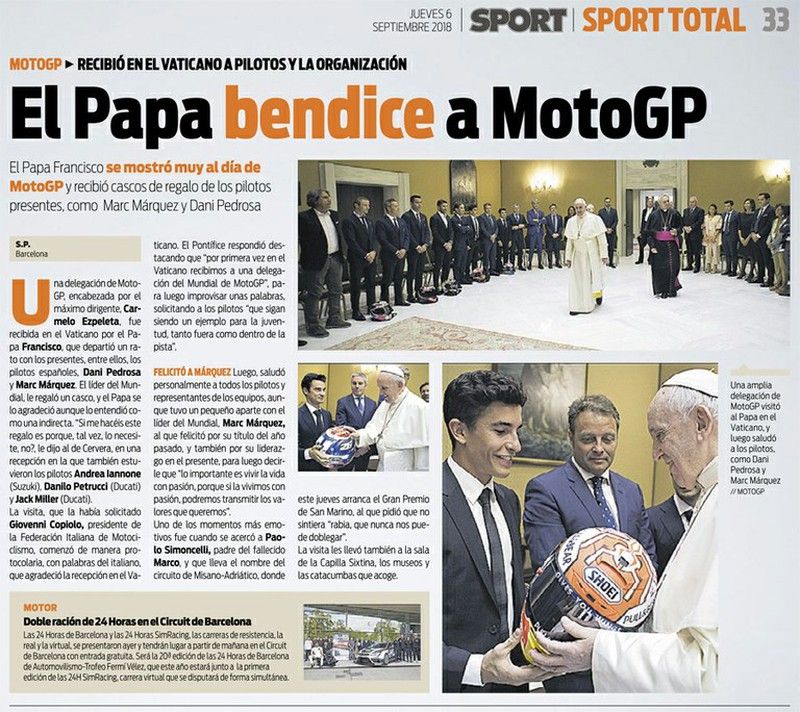 En las fotos vemos al Papa junto a los pilotos Marc Márquez y Dani Pedrosa