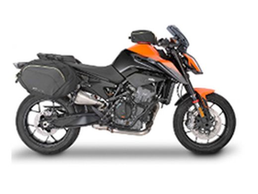 890 Duke R (21 > 23)