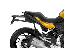Soportes laterales shad 3p bmw f900 x/xr '20