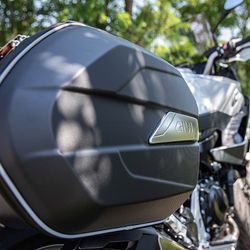 Alforjas laterales MONOKEY« semirr??gidas, 25 l. Givi wl900 weightless (juego)