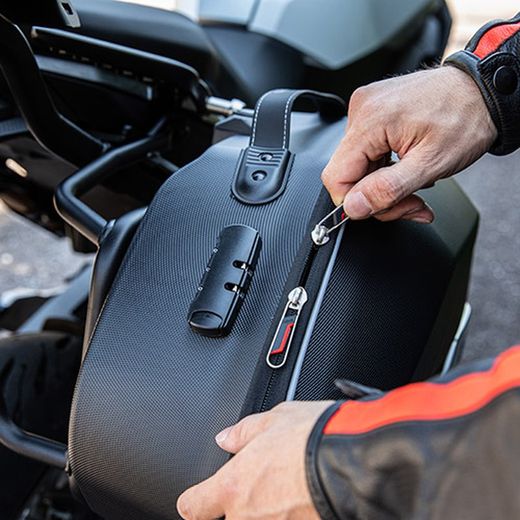 Alforjas laterales MONOKEY« semirr??gidas, 25 l. Givi wl900 weightless (juego)