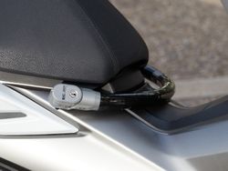 Antirrobo Shad Lock blindado KYMCO MILLER '21>