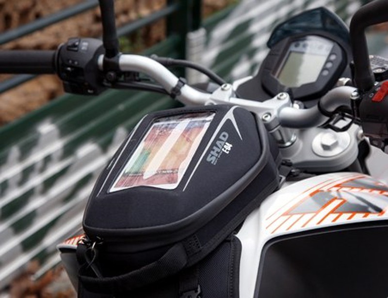 Compra bolsa deposito moto shad E04 online Barcelona — Totmoto