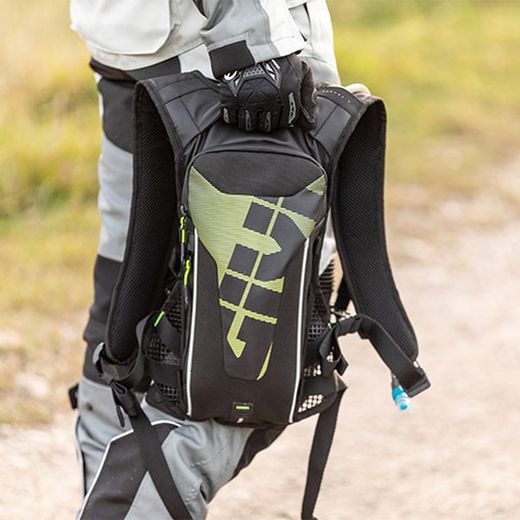 Mochila con bolsa de hidrataci??n integrada, capacidad 3 l. Givi GRT719