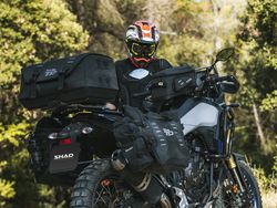 Bolsa trasera TERRA TR50 (40 litros) y hasta 10 kg de carga.