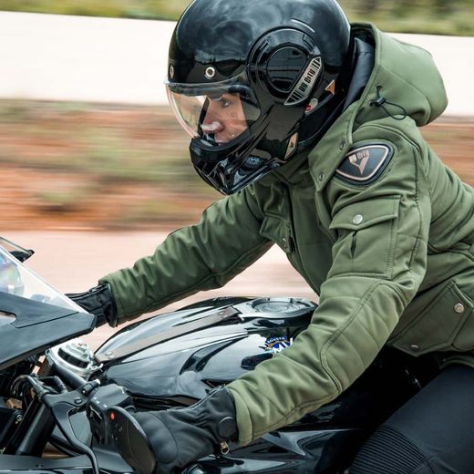 Casco By City 180 TECH Black Shinny