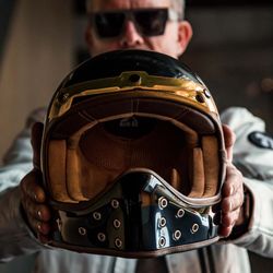 Casco By-City The Rock Negro Brillo