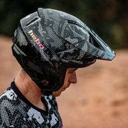 Casco Hebo Zone PRO CAMU Fiberglass ECE 22.06