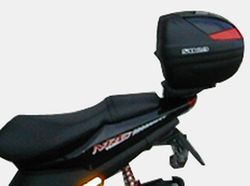 Fijación maleta piaggio nrg energy 50'05