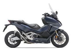 Honda Forza 750 E5+
