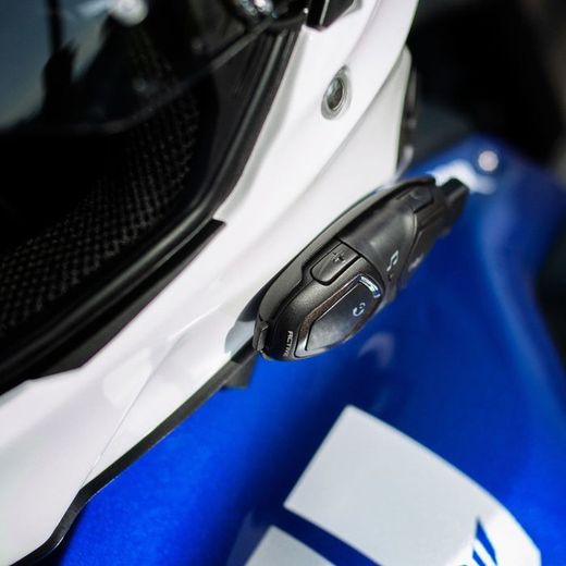 Interphone cellularline active ( comunica 4 interfonos 1 km) kit doble