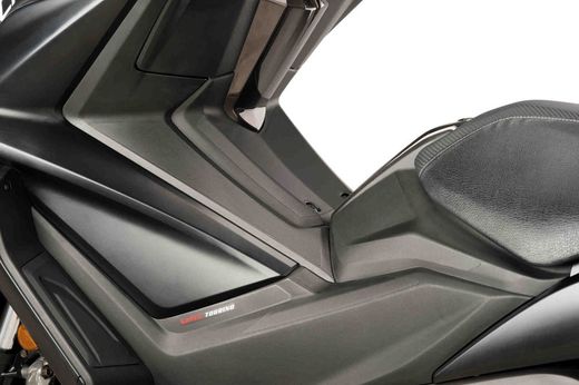 Kit protector BMW ce 04 21> c/negro