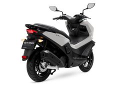 Kymco Sky Town 125 E5+