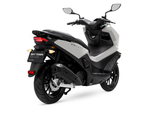 Kymco Sky Town 125 E5+