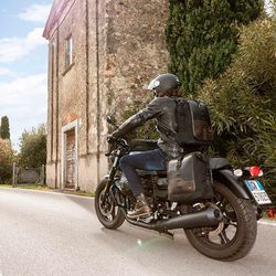 Mochila transformable en bolsa sill??n, 18 l. Serie corium givi crm101