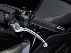 Kymco AK550 Premium E5