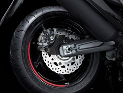 Kymco AK550 Premium E5