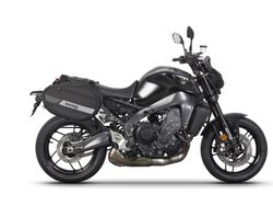 Fijación bolsas laterales yamaha mt09 '21>