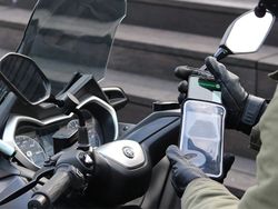 Soporte de teléfono para espejo de scooter PRO XL Shapeheart