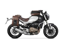 QJMOTOR SRV 550 '22> Fijación  bolsas laterales