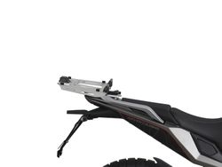 MOTO MORINI X-CAPE 649 '22 Fijaciones para montar una maleta superior a la moto.